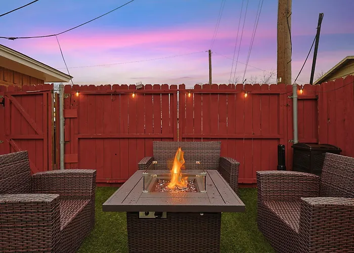 Serene 5Br 2Ba Winter Home With Hot Tub & Fire Pit