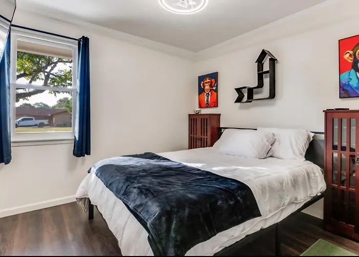 Pet Friendly Home With Hot Tub - Sleeps 8